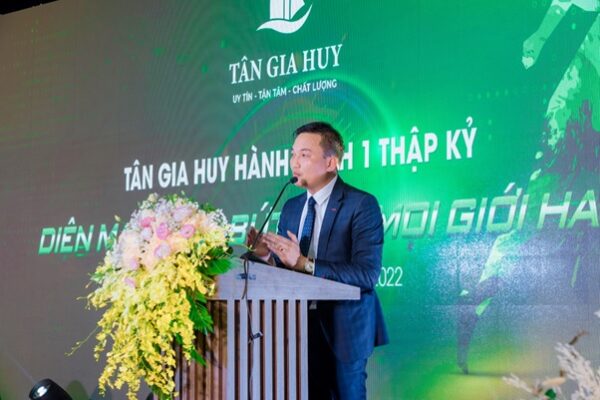 Ông Phạm Văn Tân – Chủ tịch HĐQT chia sẻ tại sự kiện kỷ niệm 10 năm hình thành và phát triển Tân Gia Huy.