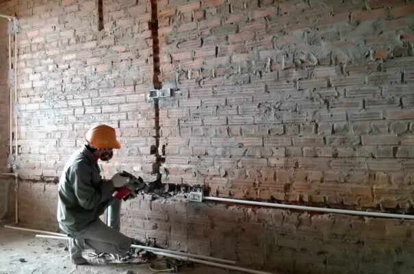 Thi công điện, nước âm tường