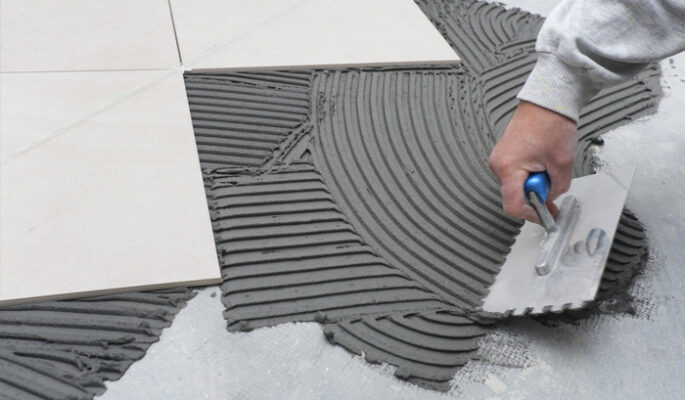 Ốp, lát gạch trước khi sơn nhà